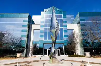 100 Milverton Drive Unit# 900 Mississauga Ontario L5R 4H1