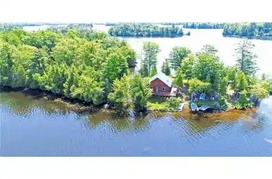 561 GRACEYS N/A Frontenac Ontario K0H 2P0