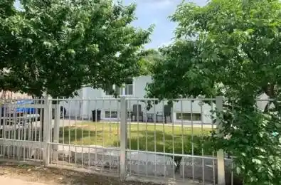 257 PATRICIA Avenue Toronto C07 Ontario M2M 1J7