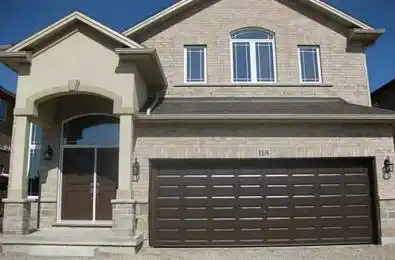 118 Lampman Drive Grimsby Ontario L3M 0E7