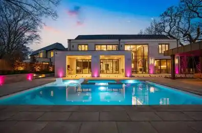 90 Arjay Crescent Toronto C12 Ontario M2L 1C7