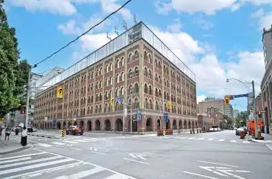 112 George Street Unit# 710 Toronto C08 Ontario M5A 2M5