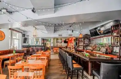 3048 Dundas Street Toronto W02 Ontario M6P 1Z3