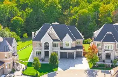 18 Erintown Crescent Brampton Ontario L6P 4H2