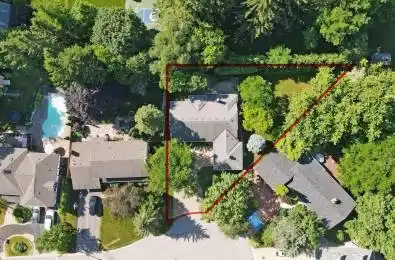 27 Hawthorne Lane Aurora Ontario L4G 3K8