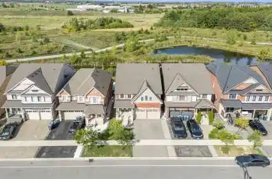 95 Bonnieglen Farm Boulevard Caledon Ontario L7C 2J3