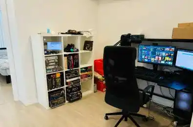 50 Dunfield Avenue Unit# 615 Toronto C10 Ontario M4S 3A4