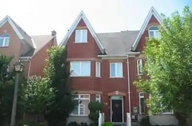 28 Angus Meadow Drive Markham Ontario L6C 1Z2