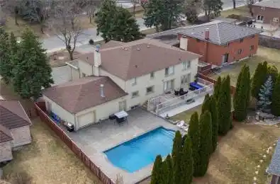 27 Dorwood Court Vaughan Ontario L4L 1M9