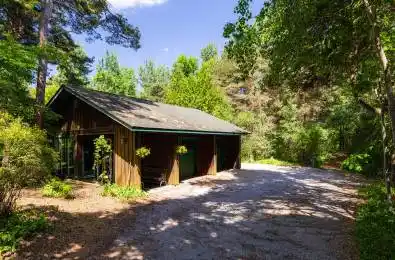 90 Ridge Road Aurora Ontario L4G 0M3