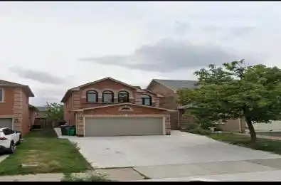 40 Mosley Crescent Brampton Ontario L6Y 5C8