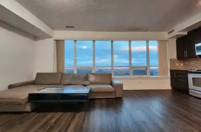 7171 Yonge Street Unit# PH202 Markham Ontario L3T 0C5