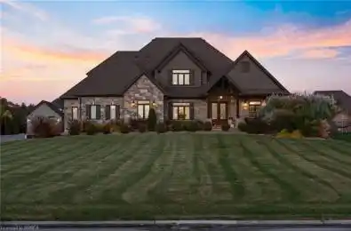 24 Tedley Boulevard Brantford Ontario N3T 0E3