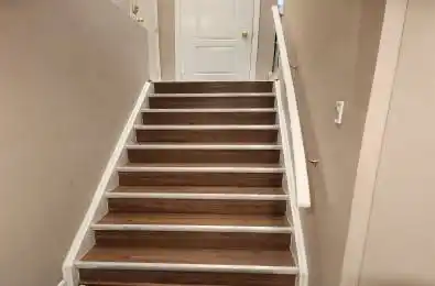 923 Mantle Crescent Mississauga Ontario L5V 2G4