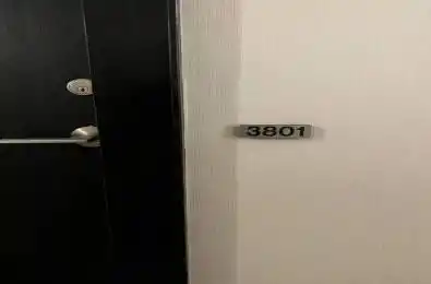 33 Charles Street Unit# 3801 Toronto C08 Ontario M4Y 0A2