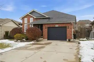 8409 Greenfield Crescent Niagara Falls Ontario L2H 3J8