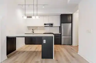 5 York Garden Way Unit# 711 Toronto W04 Ontario M6A 2V1