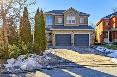 12 Bilberry Crescent Richmond Hill Ontario L4S 2M4