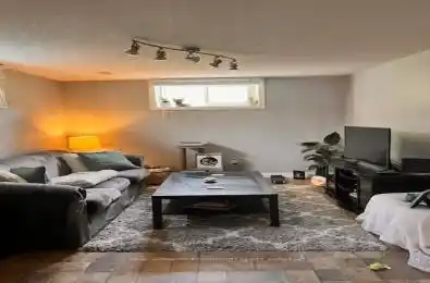 25 Breeze Drive Unit# lower Bradford West Gwillimbury Ontario L3Z 3A5