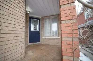 42 Ripley Crescent Brampton Ontario L6Y 5C4