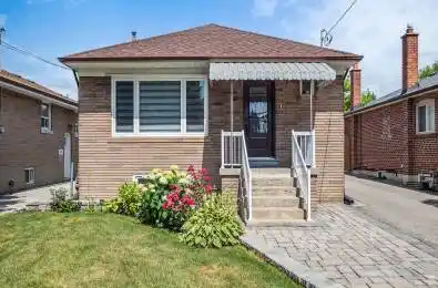 15 Macleod Street Toronto W04 Ontario M6L 2M7
