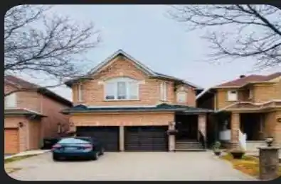 25 Golden Eagle Road Brampton Ontario L6R 1Z4