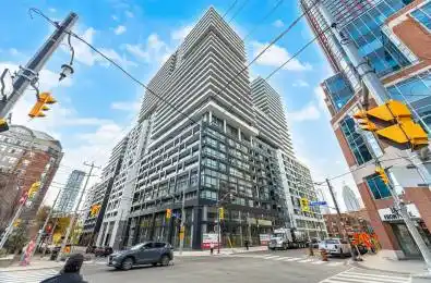 70 Princess Street Unit# PH3007 Toronto C08 Ontario M5A 0X6