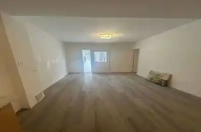 18 Loggers Trail Unit# Lower Whitchurch-Stouffville Ontario L3Y 4W1