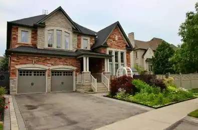 39 Dalmeny Drive Brampton Ontario L6X 2Y4